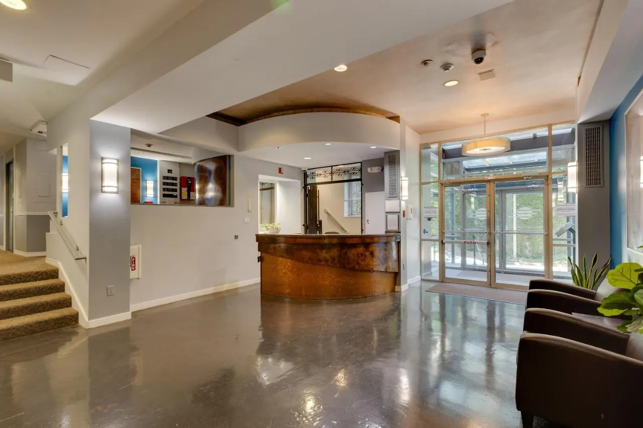 Downtown Seattle Condo With Rooftop Deck And Views!