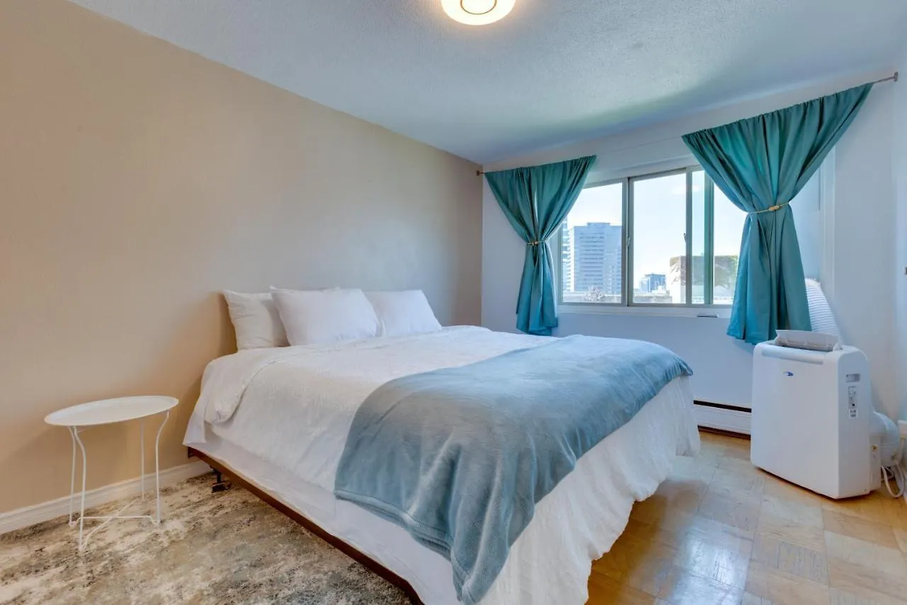 Downtown Seattle Condo With Rooftop Deck And Views!